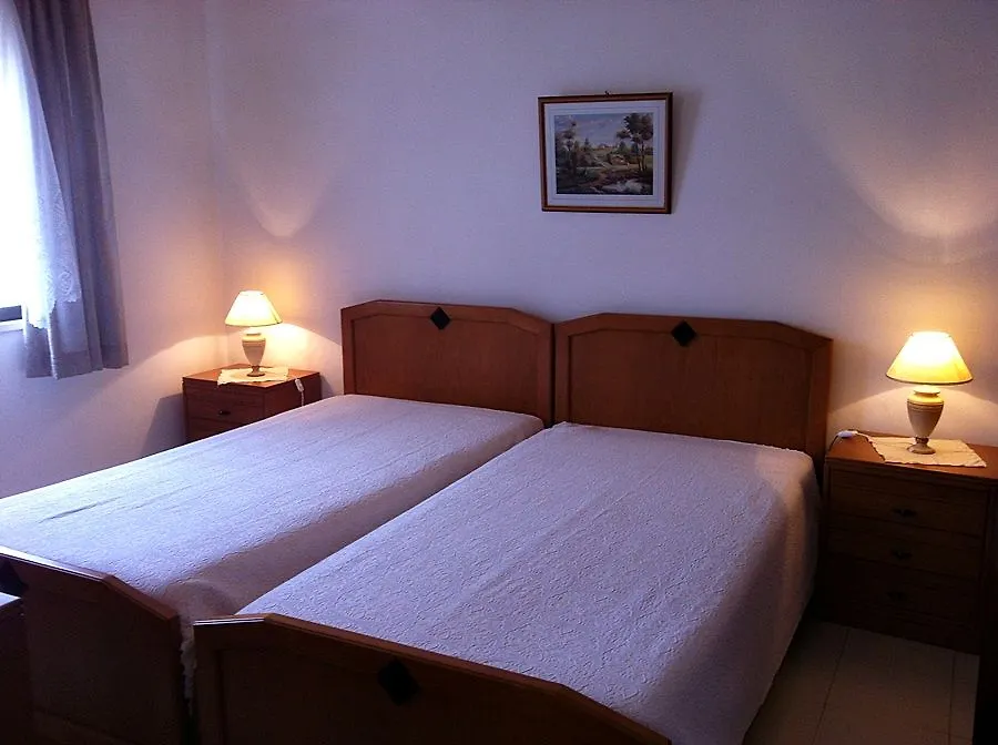 Turiquintas Armacao de Pera 3*,